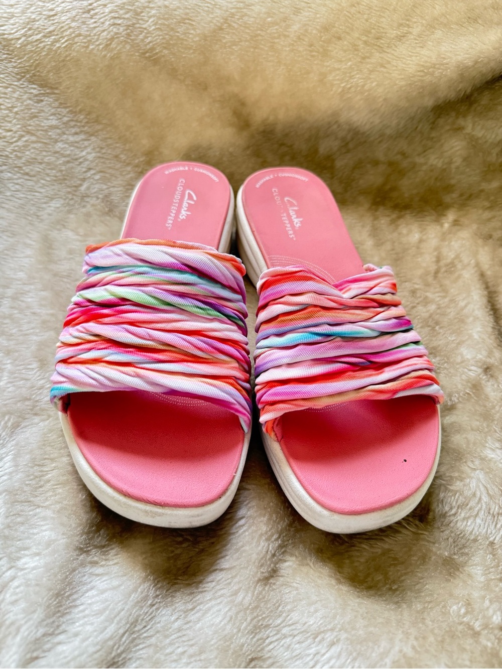 Clarks Pink Multi-Color Ruched Slide Sandals - Picture 4 of 6